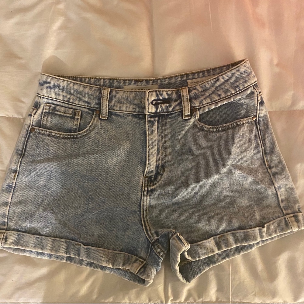 Jean shorts STYLE: mom short